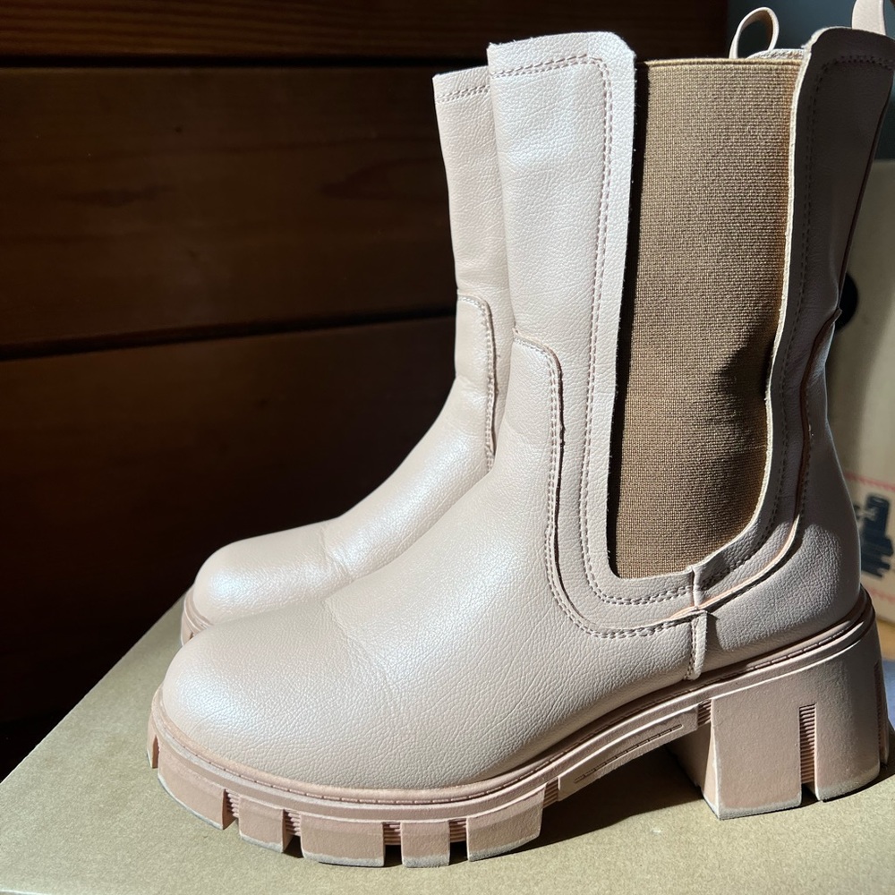 TINSTREE Women's Lug Sole Platform Boots - Mid Calf Elastic, Chunky Block Heel